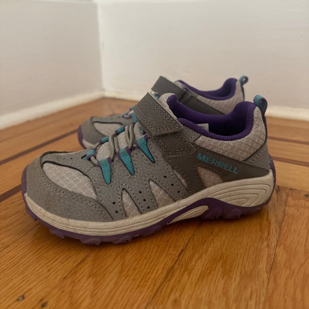 Merrell kids hiking shoes 10.5